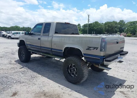 1998 Chevrolet K1500 Fleetside z USA, uszkodzony, nr VIN 1GCEK19R6WR131980